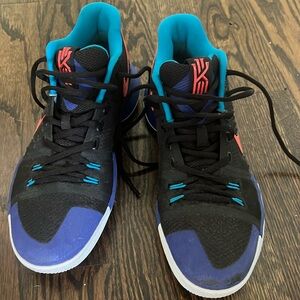 Men’s size 8.5 Nike Zoom Kyrie 3 Kyrache Light 2017 Basketball Shoes